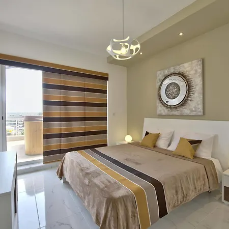 The Apex 10 Hotel 2*